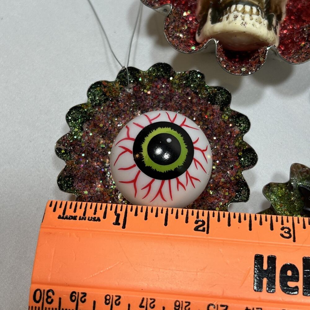 Vintage Tart Tin Dioramas Set of 4 Halloween Ornaments Eye Skull Bat Boo Hand - Picture 10 of 11